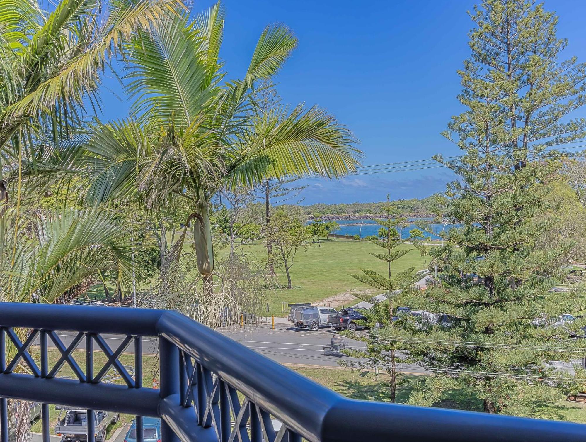 Bella Mare Coolangatta Beachside Apartments Gold Coast Exterior photo